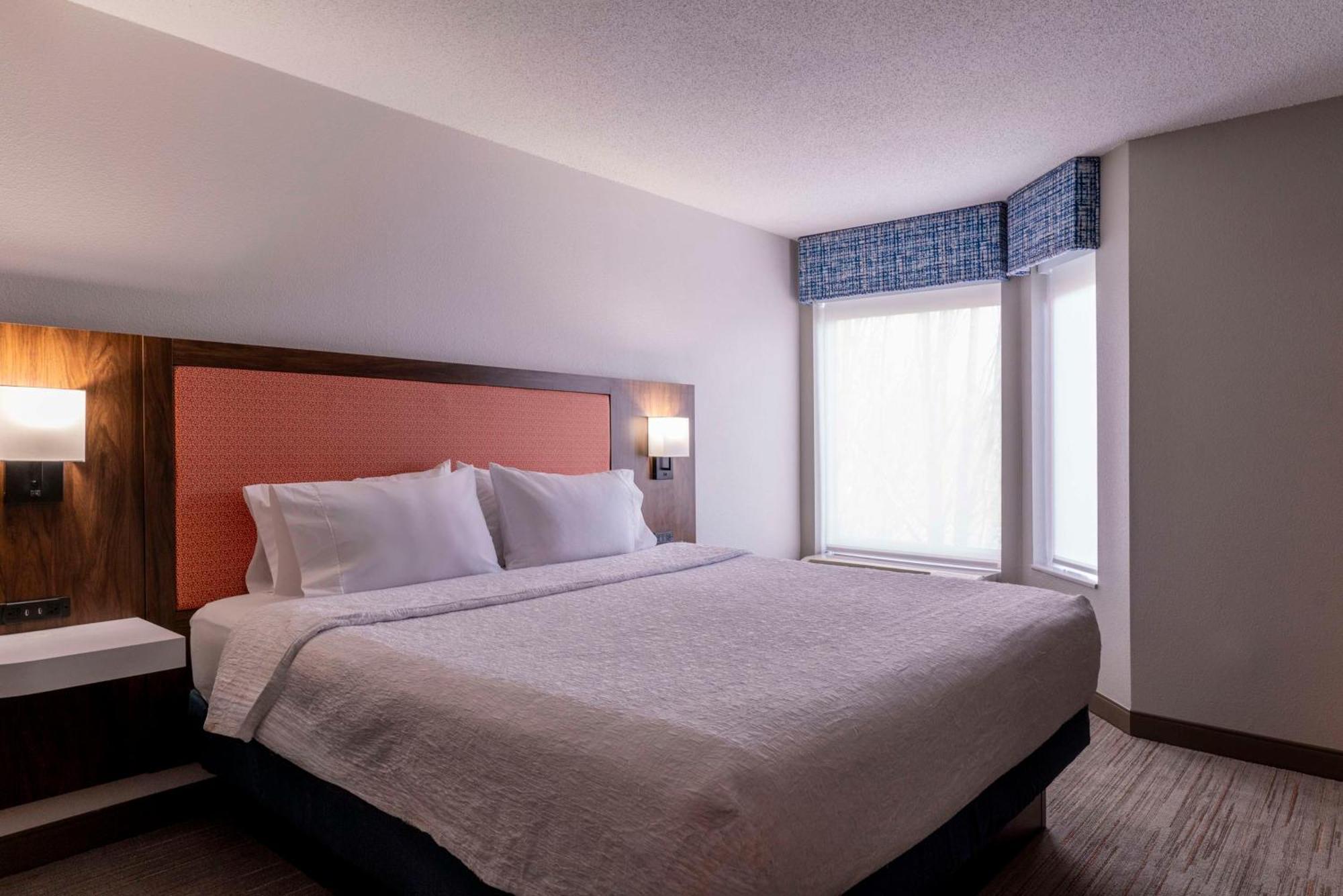 Hampton Inn & Suites St. Louis-Chesterfield Exterior photo